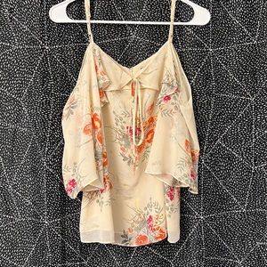 New York & Co cold shoulder tank w/ flutter sleeves, adjustable straps size M